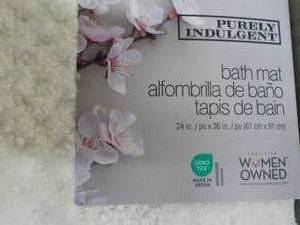 lot 19 image: Purely Indulgent 24 x 36 Bath Mat...