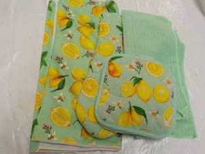 lot 30 image: Smart Home 7 pc Kitchen Gift Set...