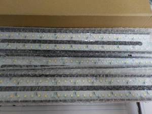 lot 74 image: Fox Garden Grow Light Strips...
