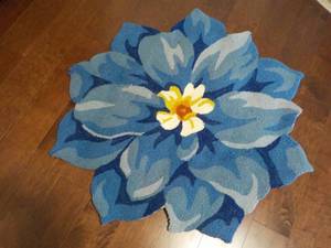 lot 43 image: Blue Plow and Hearth Hydrangea Flow...