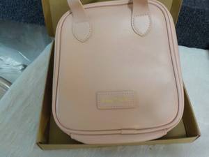 lot 98 image: Easy Travel Make Up Bag...
