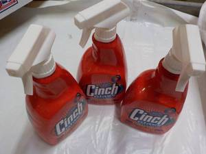 lot 147 image: 3 Cinch qt Spray Bottles Glass Clea...