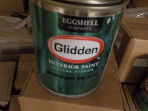 lot 252 image: 8 qts Glidden Paint - your choice o...