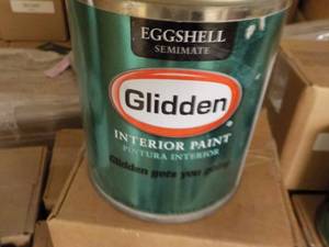 lot 255 image: 8 qts Glidden Paint - your choice o...