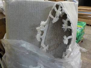 lot 281 image: 9 x 13 Area Rug- relisted do to no ...