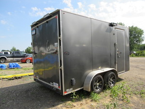 lot 2 image: H & H ENCLOSED TRAILER