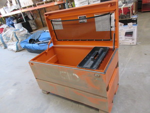 lot 124 image: RIGID JOB BOX WITHOUT CASTERS