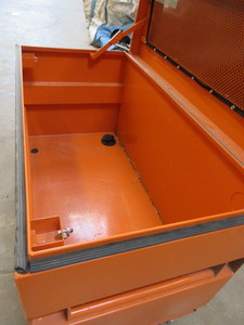 lot 126 image: RIGID JOB BOX WITH CASTERS