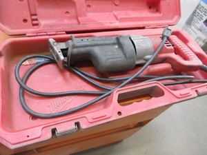 lot 134 image: MILWAUKEE ELECTRIC SAWZ ALL