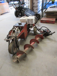 lot 136 image: LITTLE BEAVER POST HOLE DIGGERS FOR PARTS