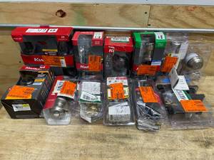 lot 156 image: Lot of 12 - Various Door Knobs and Locks