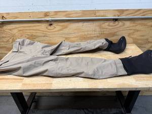 lot 88 image: Cabelas pant boots
