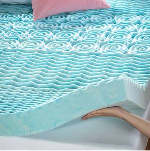 lot 15 image: ZINUS 3 Inch Green Tea Cooling Gel Memory Foam Zoned Support Mattress Topper, Twin