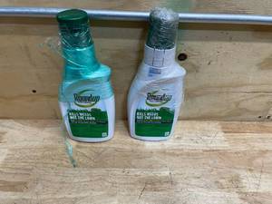 lot 117 image: Lot of 2 - Roundup For Lawns 5 Concentrate Weed Killer 32 Oz For Southern Grasses