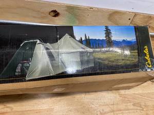lot 124 image: Lot of 2 - Cabelas Ultimate Alaknak Tent and Vestibule