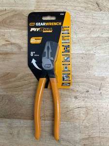 lot 35 image: GEARWRENCH - 8 Universal Plier Dipped Handlee 82182 (0710256.61)