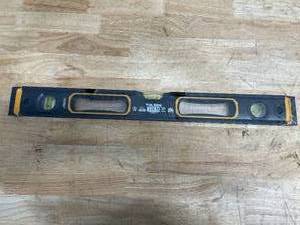 lot 211 image: Tolsen 24 level (0710259.85)