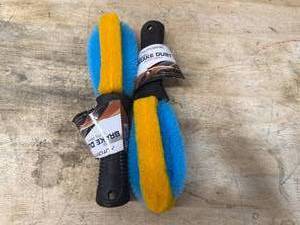 lot 71 image: Carrand Lot of 2 -  92012 AutoSpa Deluxe Grip Tech Wheel and Brake Dust Brush (0710254)
