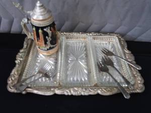 lot 28 image: SILVER PLATE  VINTAGE IRVINWARE SERVER WITH 3 GLASS TRAYS  GERMAN STEIN