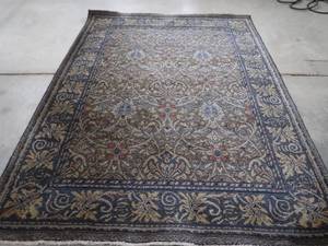 lot 32 image: MIRAGE COLLECTION SM RUG