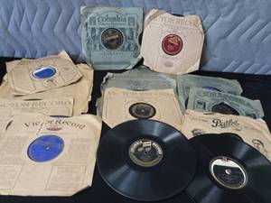 lot 48 image: VINTAGE  ANTIQUE RECORD ALBUMS