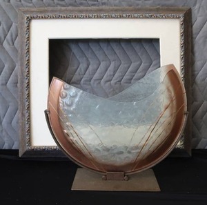 ABSTRACT ART VASE / VINTAGE FRAME
