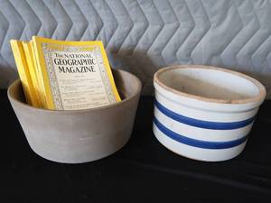 lot 58 image: BLUE BAND STONEWARE CROCK  PLUS 1952 NATIONAL GEO MAGS