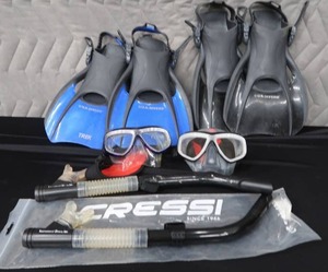 lot 74 image: DOUBLE DIVE  SNORKEL LOT.