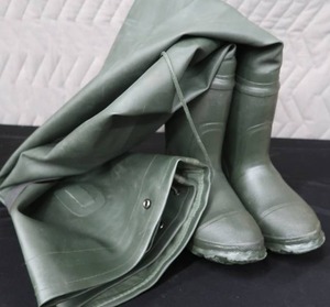 lot 77 image: RANGER HIP WADERS