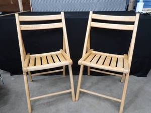 lot 79 image: 2 WOOD FOLDING CHAIRS
