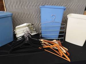 lot 85 image: LAUNDRY LOT