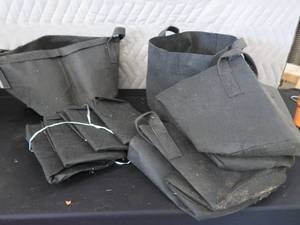 lot 88 image: 10 GAL GROW BAGS