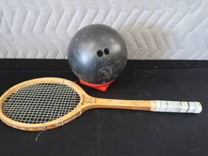 lot 110 image: VINTAGE SPORTS