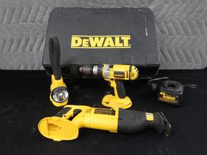 lot 122 image: DEWALT PLUS