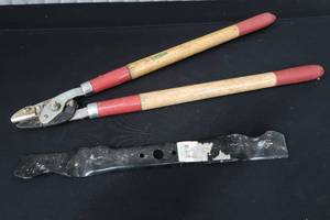 lot 149 image: UNION LOPPERS  LAWN MOWER BLADE