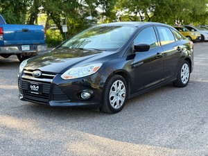 lot 27 image: 2012 FORD FOCUS SE 2 Owner Vehicle  No Accidents (NO RESERVE)