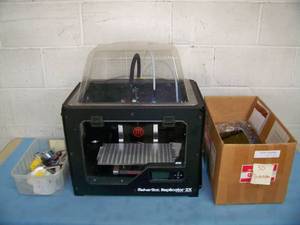 lot 102 image: MakerBot 3D Printer with Accessories - PARTS  REPAIR