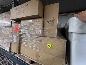 lot 48 image: Pallet Sale Lighting Fixtures  Pallet #2
