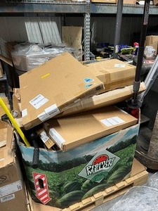 lot 61 image: Pallet Sale