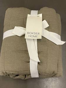 lot 23 image: Bokser Home King-Size Linen Sham with Cotton Fill