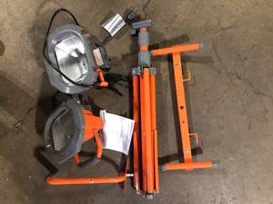 lot 6 image: HDX  1200 Watt Halogen Work Lights with Tripod  Customer Returns see Pictures