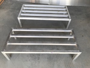 lot 7 image: 2 - Aluminum Dunnage Racks - See description for dimensions