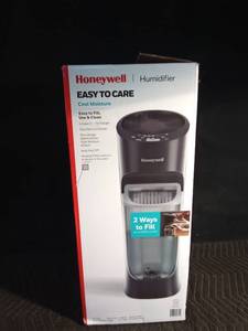lot 36 image: Honeywell humidifier in the box