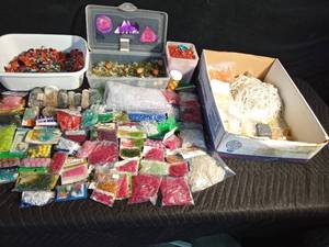 lot 78 image: Large lot of beads