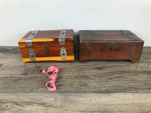 lot 251 image: 2 - Vintage Solid Wood Trinket  Jewelry Boxes