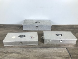 lot 258 image: 3 - Collectible UMCO Aluminum Fishing Tackle Boxes