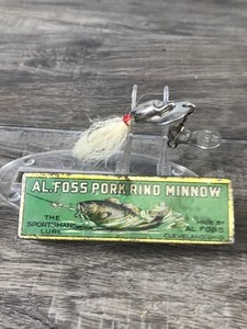 lot 260 image: Vintage AL Foss Pork Rind Minnow Fishing Lure in Metal Box
