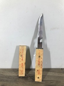 lot 262 image: Vintage Floating Fisherman Knife w Dishonest & Honest Ruler