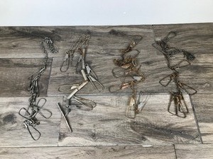 lot 266 image: Lot of 4 Vintage Metal Fishing Stringers