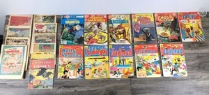 lot 277 image: Lot of 20 Collectible Comic Books - 11 Comic Books with Front and Back Covers are 12 centers to 40 centers